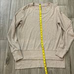 Alo Yoga Crew Neck Photo 2