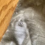 WOMEN'S PREMIUM HOODIE IN GREY CRYSTAL WASH Photo 4
