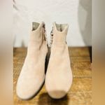 Crocs  Leigh Women's Size 7 Chukka Wedge Booties Tan Suede Lace-up Comfort Photo 1