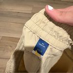 Old Navy Women's Woven Cargo Shorts A stone’s Throw Tan Size XS Photo 3
