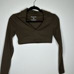 Set Active  long-sleeved, collared brown crop top size small Photo 2