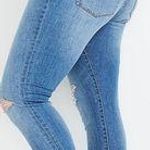 Madewell 9" Mid-Rise Skinny Jeans in Frankie Wash: Torn-Knee Edition Photo 11