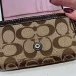 Coach  Wallet Soho Signature Canvas Tan with Lavender interior Photo 6