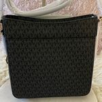 Michael Kors NWT Jet Set Travel Large Logo
Messenger Bag Photo 6