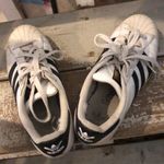 Adidas Women’s superstars Photo 2