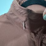 Girlfriend Collective Peregrine Windbreaker in Cocoa Brown Size Medium Zip Up Photo 9