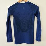 Lululemon  Swiftly Tech Long Sleeve Shirt 2.0 Gradient Block Psychic Navy Size 2 Photo 7