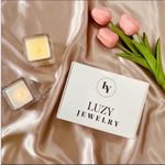 Elegant Gold Geometric Necklace Letter D Photo 5