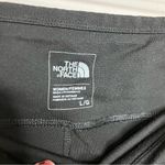 The North Face  black Capri leggings with rouched sides‎ size large Photo 3