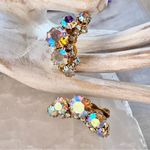 Vintage Gold Iridescent Gorgeous AURORA AB Rhinestone Vintage Clip Earrings Glam Photo 1