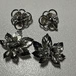 Vintage 2 Sarah Coventry Silver Tone Maple Leaf & Circles Clip On Earrings Photo 2