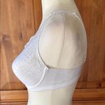 Maiden form Elegant White Lace Bralette. Size large. Lace. Wireless. Photo 1