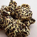 Yellow cheetah oversized hair scrunchie Photo 0
