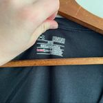Under Armour  flag v-neck shirt size medium Photo 4