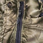Urban Republic  military green puffer coat. Detachable hood. Size Medium.NWT. Photo 4