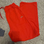 Alo Yoga  Accolade Sweatpants Straight Leg Photo 0