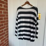 Hailey & Co. ⭐️ Black & white tunic sweater Size Small . Photo 2