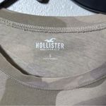 Hollister Women Beige/Green cropped Long sleeve Camo size small Photo 2