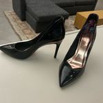 Ted Baker Chic Black Patent Leather Heels-like new 40 1/2 or 9 USA BEAUTIFUL Photo 3
