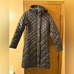 The North Face 550 Transit Down Parka Coat in Black Photo 3