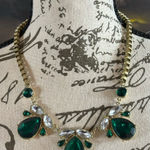 Elegant Green and Gold Necklace Photo 0