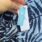 Cupshe  Women's Leaf Print V Neck Sleeveless Knee Length Dress Photo 2