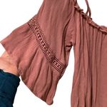 Roommates  Blush Ruffled Blouse Off Shoulder Option Excellent Condition Size M Photo 4