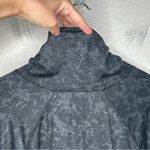 Vuori Halo Crop Funnel Neck grey large Photo 9