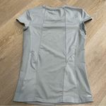 Alo Yoga  - Cool Fit Tee Photo 1