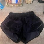 Lululemon Hotty Hot Short 2.5” Photo 0