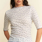 Davi & Dani  Lace Stretch Floral Marrow Edge‎ Half Sleeve Top Photo 0
