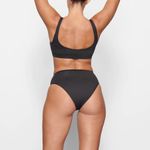 SKIMS NWT  Signature Swim Top Onyx size L Photo 3
