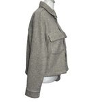 Vuori  NWT Sycamore Sherpa Shirt Jacket Women’s XS Dark Salt Snap Front Cropped Photo 4