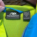 New Balance Spring Running Jacket Windbreaker w/Hood, Pockets, Cinchable Waist M Photo 2