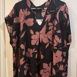 YOURS CLOTHING BRAND
BLACK TEXTURED MATERIAL WITH DARK PINK MAUVE FLORAL DESIGN Black Size XXL Photo 1
