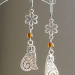 Handmade antique silver tone cute boho cat flower earrings🌸 Photo 3