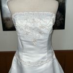 St. Tropez Pretty Vintage Y2K  White Satin Wedding Gown! Photo 3