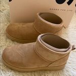 SO NWT
 Lupita Women's Cozy Mini Boots Photo 2