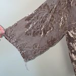 BKE ‎ boutique women’s medium velvet cardigan Photo 3