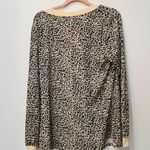 NWT Boutique Leopard v neck long sleeve shirt size Medium Brown Photo 2