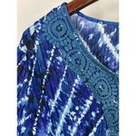 Catherines  Blue White Crinkle Sharkbite Hem Crochet Neckline Tunic Top Size 2XWP Photo 3