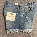 Good American  Women’s Bonbshell Shorts Photo 3