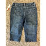Elle New With Tags Capri Jeans ~ Size 10 ~ Medium Wash Photo 3