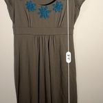 Boden 4R Olive‎ Dress with Embellished Floral Neckline Short Sleeves Green Size undefined Photo 2