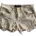 Express Jeans Embroidered Denim Shorts Size‎ 4 Photo 0