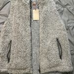 Entro fuzzy vest  Photo 0