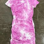 Pink and White Tie Photo 0