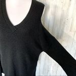 Lysse  Womens Riley Black Ribbed Knit Cold Shoulder V-Neck Sweater Top SZ M Photo 3