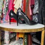 Versace New Gianni  Black Logo Print 80mm Leather Pumps Photo 6