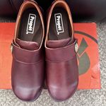 Propet Propét Women's Autumn Clog in Chocolate/Burgundy Photo 4